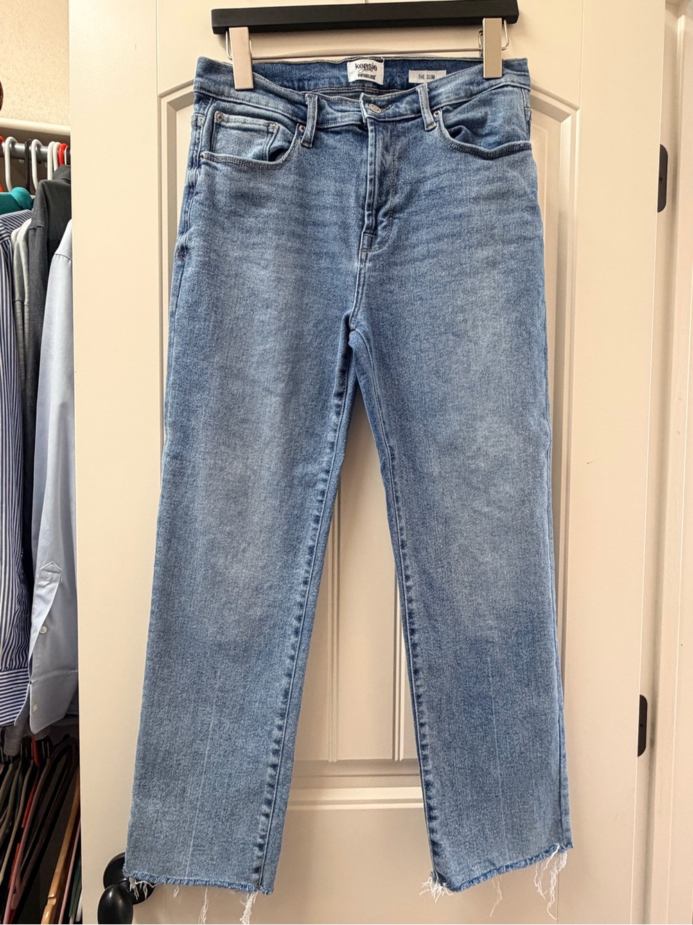 Kensie Light Wash Straight Leg Jeans - The Slim Size 10 Pale Blue Stretchy
